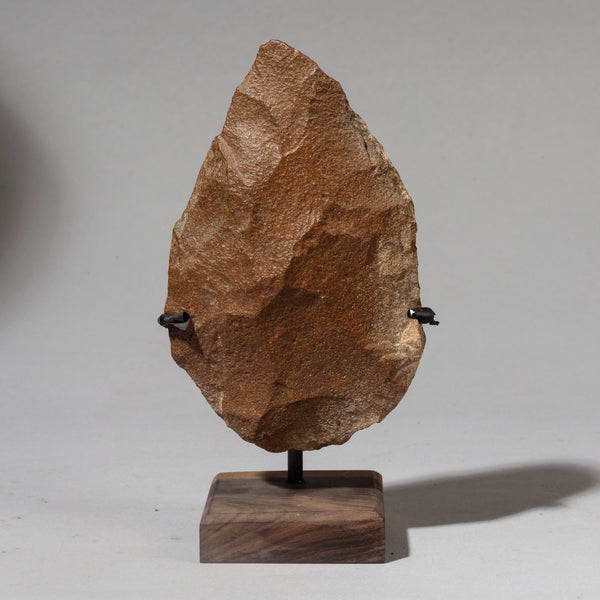 A PALEOLITHIC  HAND AXE FROM THE NEOLITHIC PERIOD, SAHARA ( No 4479 )
