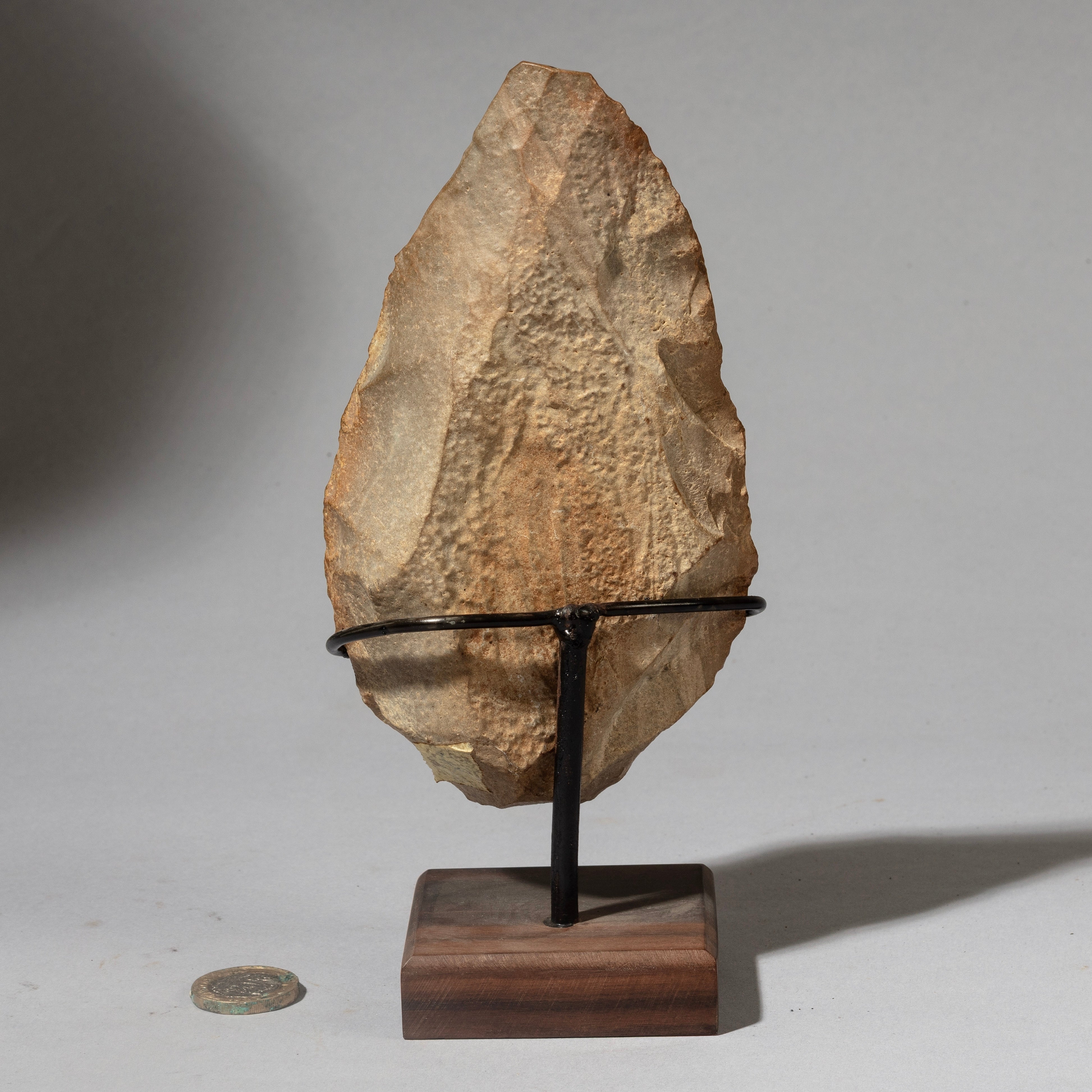 A SHAPELY PALEOLITHIC  HAND AXE FROM THE NEOLITHIC PERIOD, SAHARA ( No 4480 )