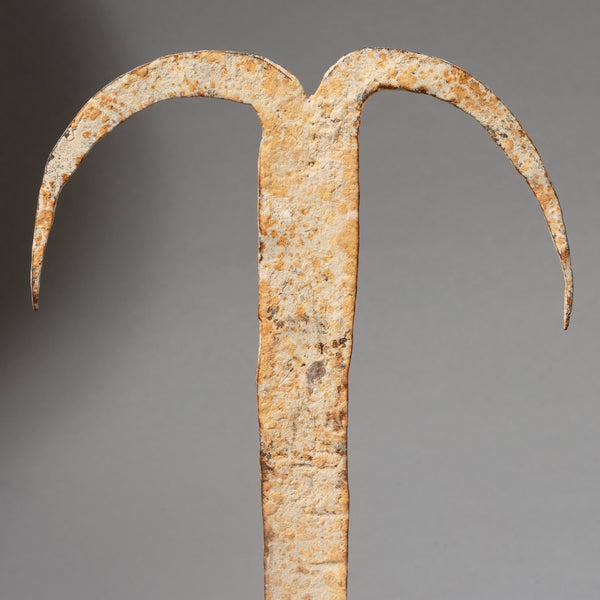 A PIGMENT ENCRUSTED IRON CRESCENT MOON FETISH FROM THE EWE TRIBE OF GHANA W.AFRICA ( No 4505 )