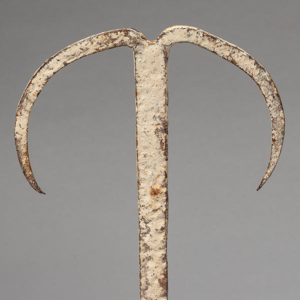 A PIGMENT ENCRUSTED IRON CRESCENT MOON FETISH FROM THE EWE TRIBE OF GHANA W.AFRICA( No 4503  )