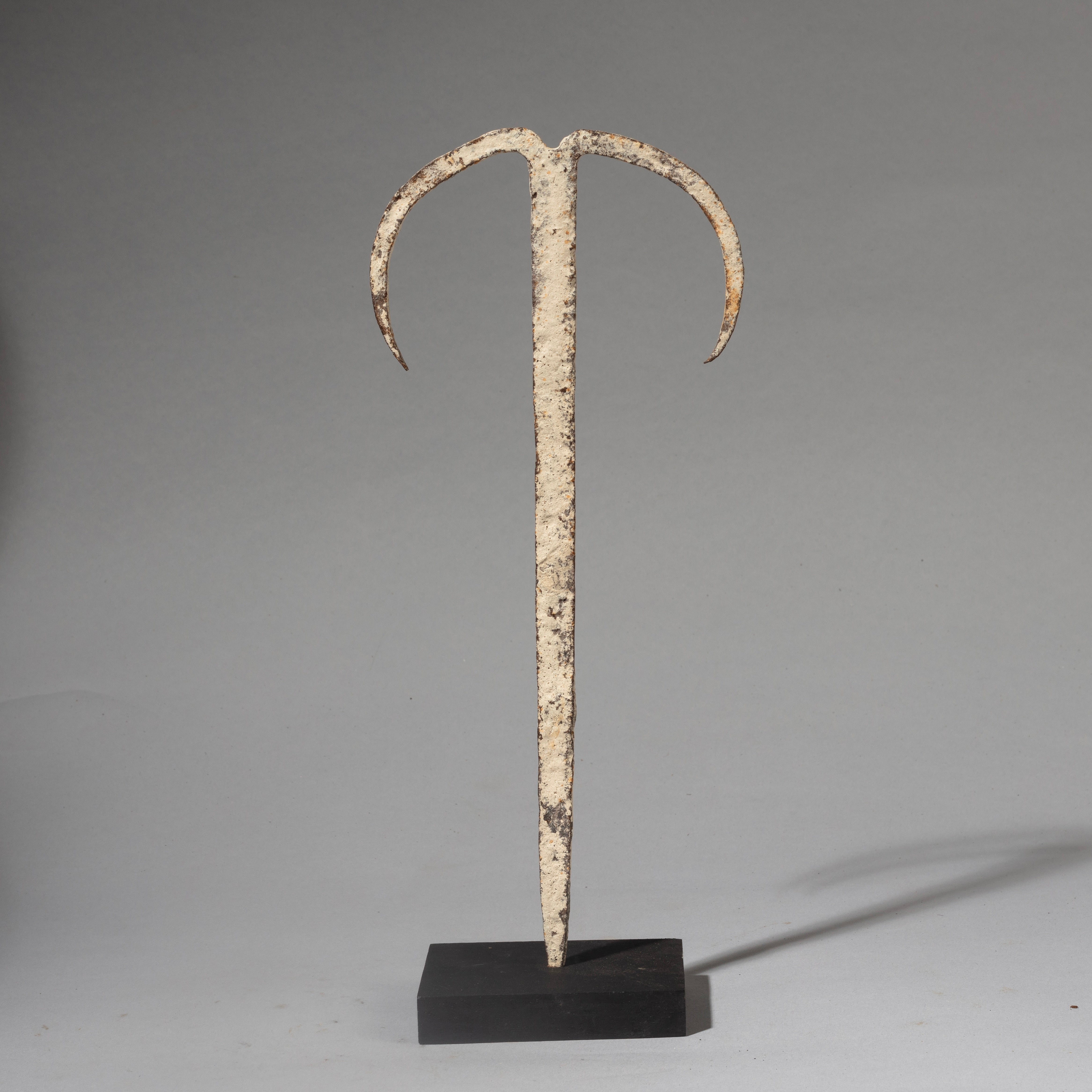 A PIGMENT ENCRUSTED IRON CRESCENT MOON FETISH FROM THE EWE TRIBE OF GHANA W.AFRICA( No 4503  )