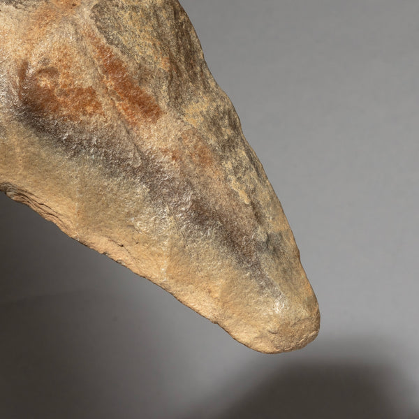 A  STRIKING PALEOLITHIC  HAND AXE FROM THE NEOLITHIC PERIOD, SAHARA ( No 4481 )