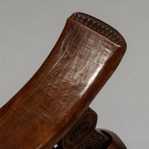 A FINE EARLY SHONA TRIBE HEADREST, ZIMBABAWE EX UK COLLECTION  ( No 4520)