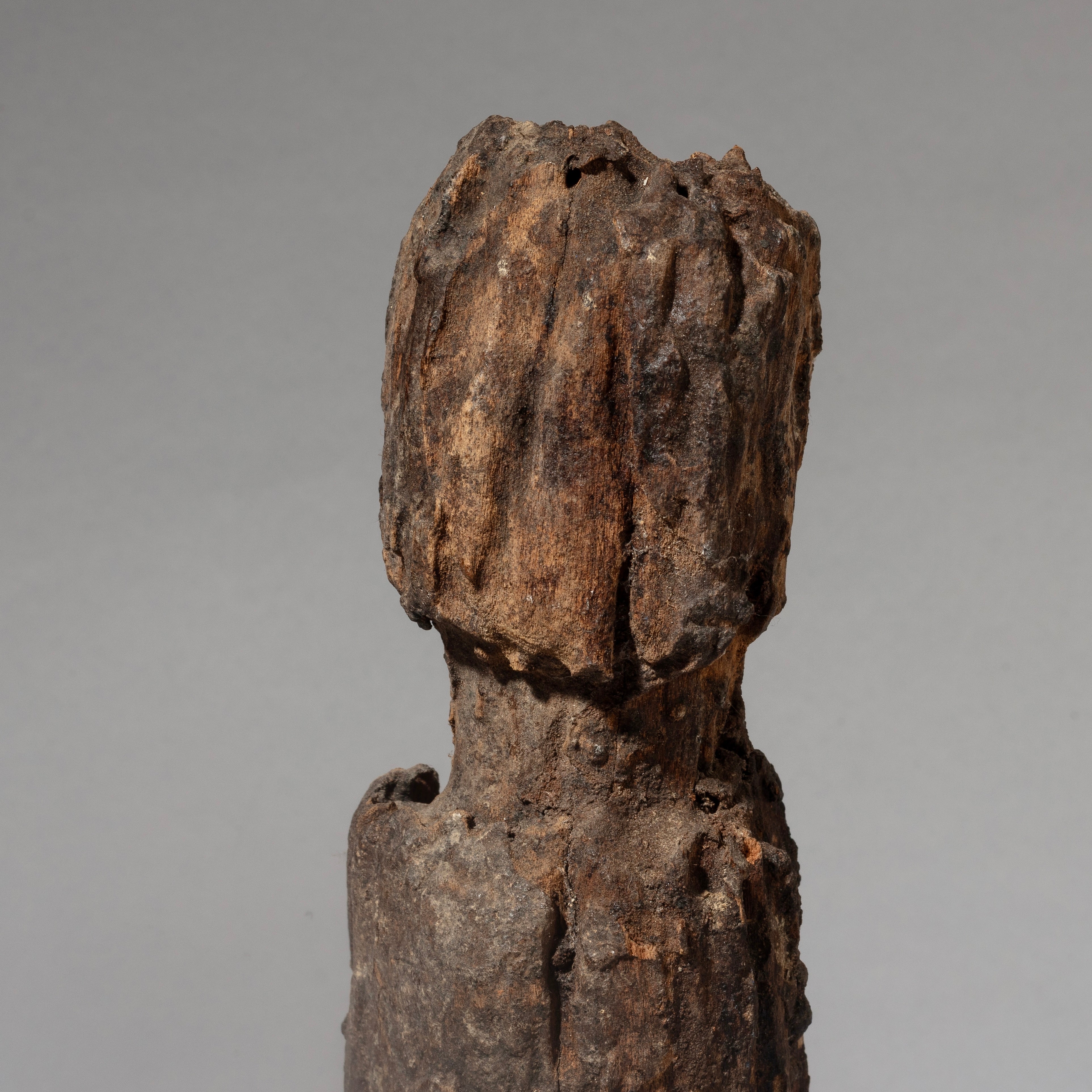 A OLD ENCRUSTED ALTAR FIGURE  FROM EWE TRIBE, GHANA ( No 4511 )