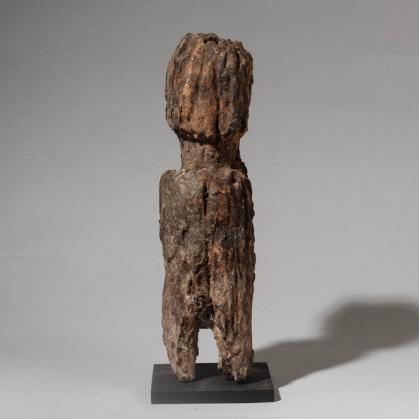 A OLD ENCRUSTED ALTAR FIGURE  FROM EWE TRIBE, GHANA ( No 4511 )