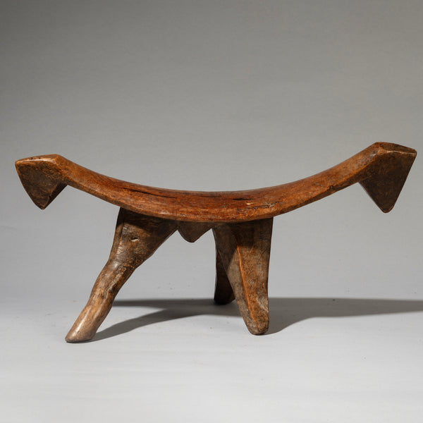 AN ATTRACTIVE DOUBLE HEADED LARGE DINKA TRIBE HEADREST [ No 4519 )