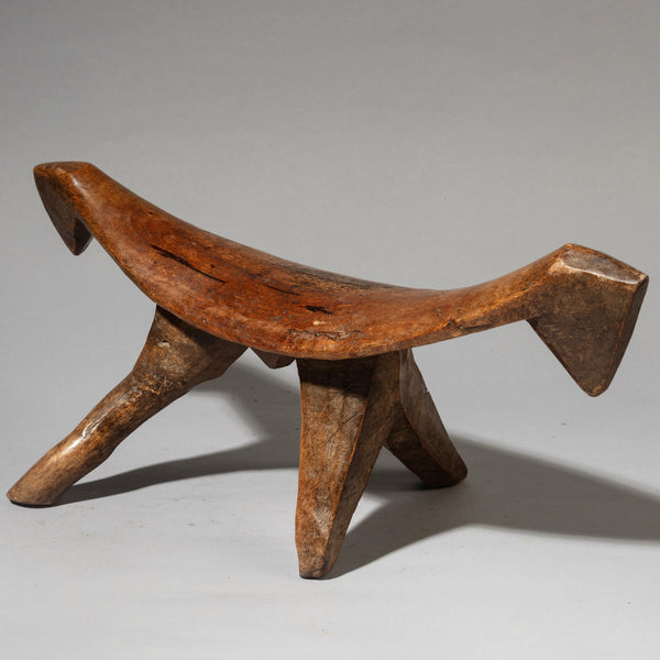 AN ATTRACTIVE DOUBLE HEADED LARGE DINKA TRIBE HEADREST [ No 4519 )