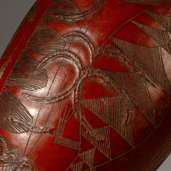 A BEAUTIFUL LARGE ENGRAVED CALABASH  FROM HAUSA TRIBE OF NIGERIA  ( No 4507 )
