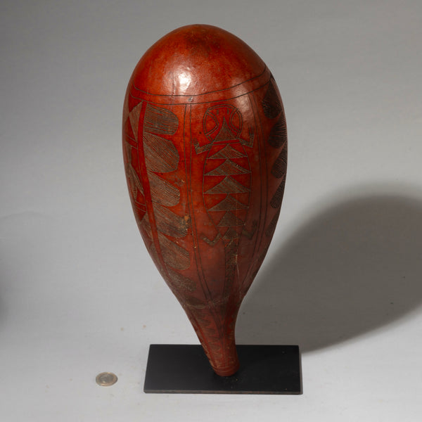 A BEAUTIFUL LARGE ENGRAVED CALABASH  FROM HAUSA TRIBE OF NIGERIA  ( No 4507 )