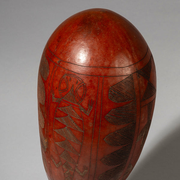 A BEAUTIFUL LARGE ENGRAVED CALABASH  FROM HAUSA TRIBE OF NIGERIA  ( No 4507 )