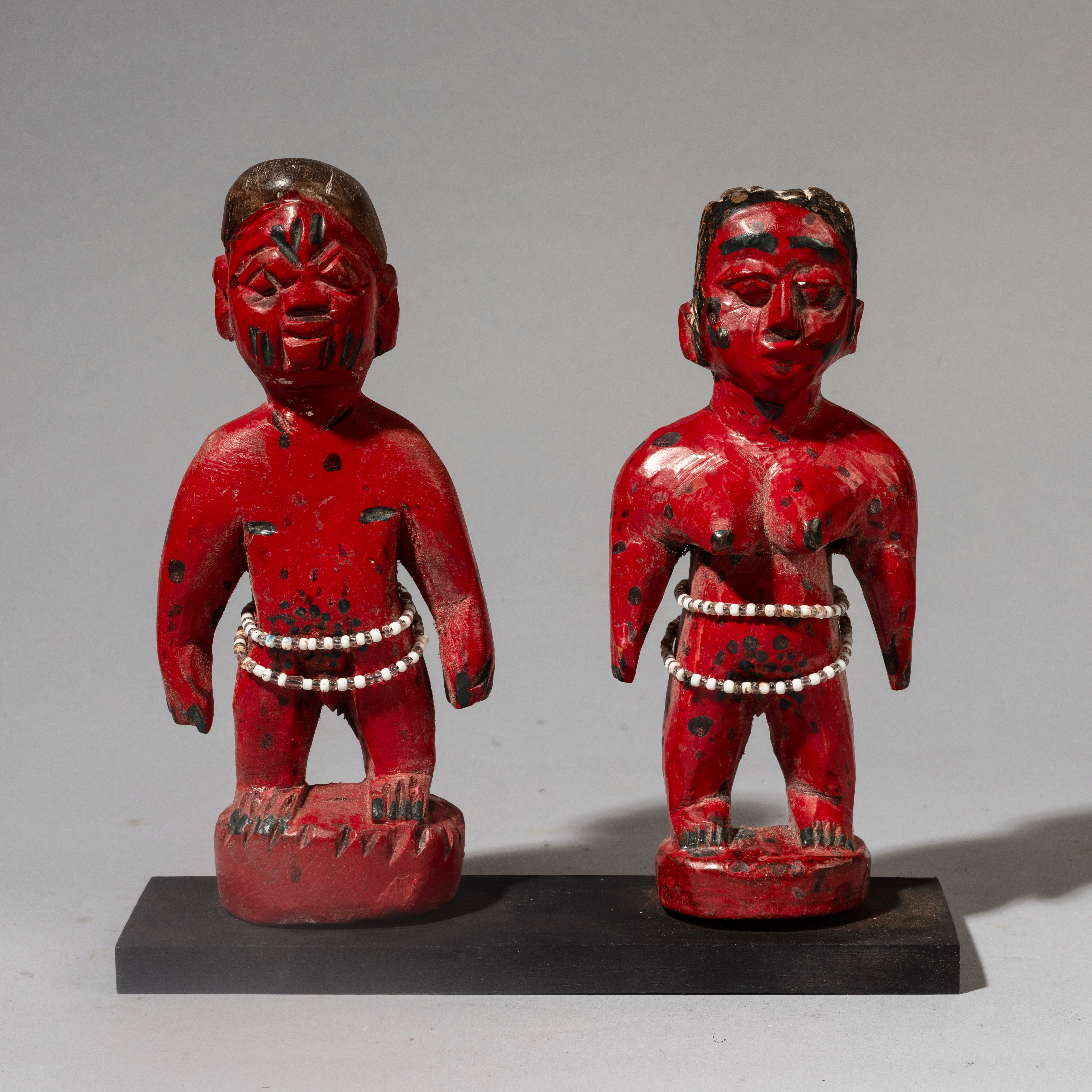 A UNIQUE RED PAIR OF VENAVI DOLLS, EWE TRIBE OF GHANA ( No 4467 )