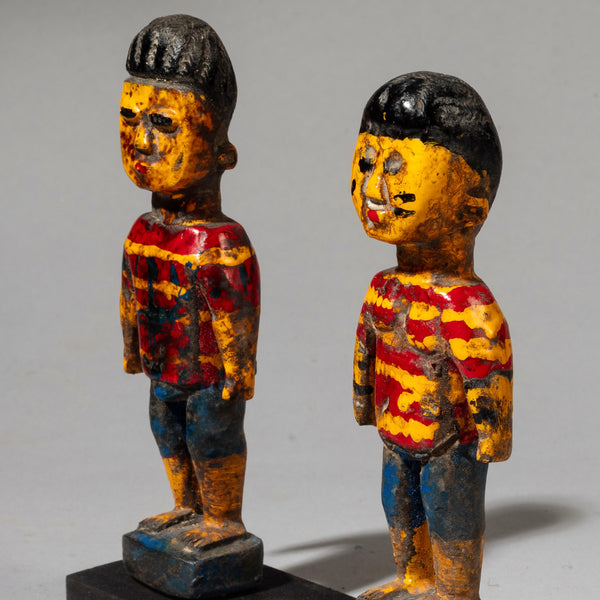 A RED + YELLOW PAIR OF VENAVI DOLLS FROM EWE TRIBE GHANA WEST AFRICA ( No 4469 )