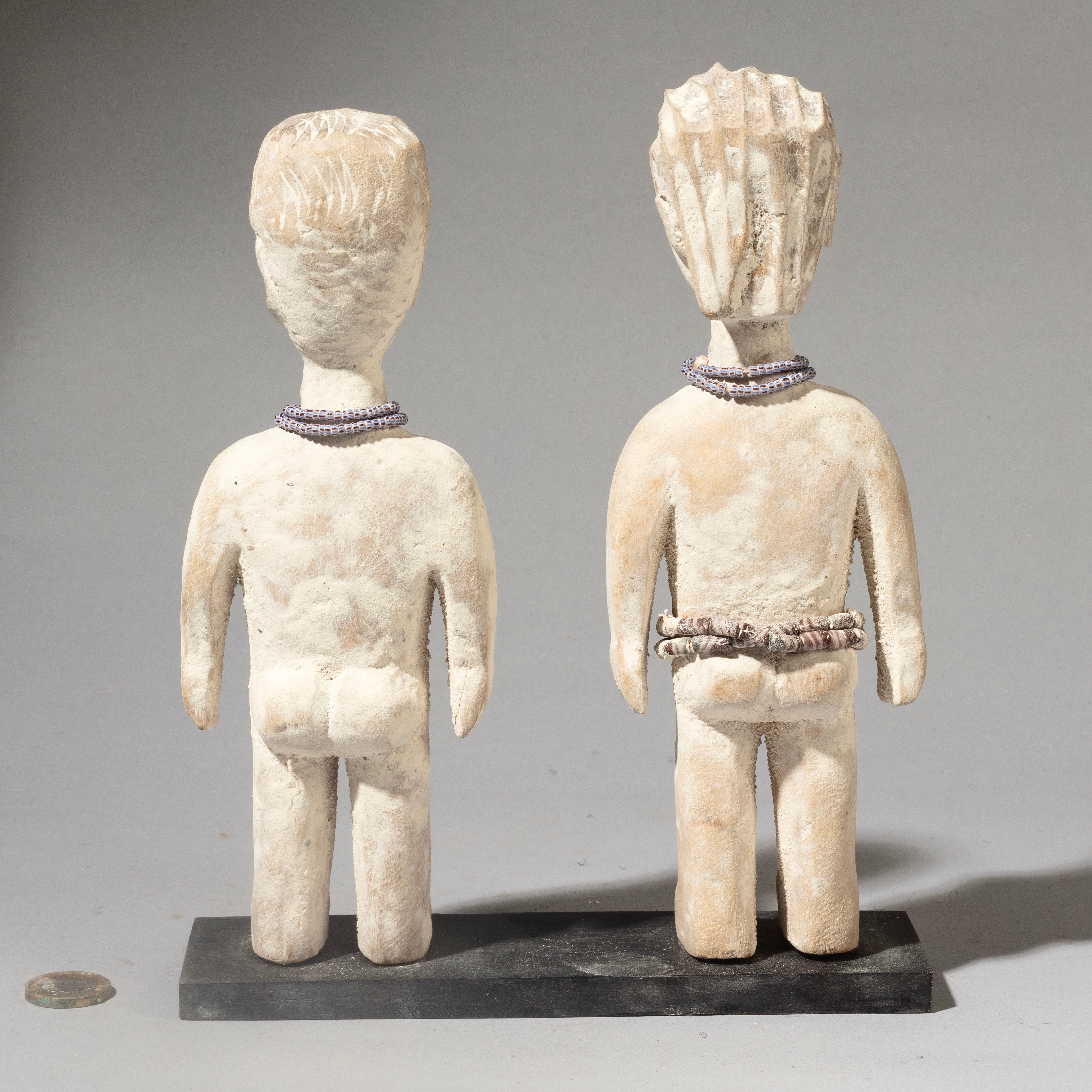 A WHITE COUPLE OF VENAVI DOLLS FROM EWE TRIBE GHANA WEST AFRICA( No 4517 )