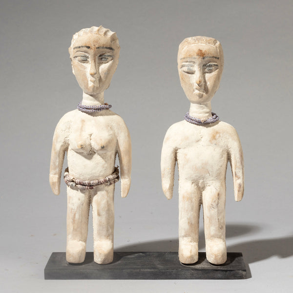A WHITE COUPLE OF VENAVI DOLLS FROM EWE TRIBE GHANA WEST AFRICA( No 4517 )