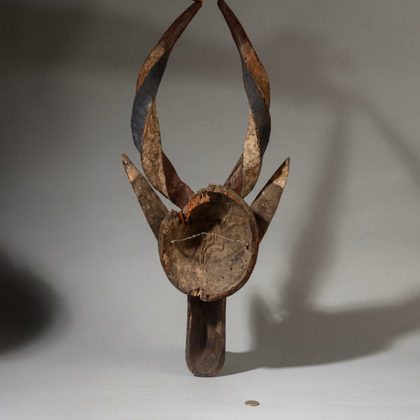 AN AMZING LARGE OGONI MASK WITH TWISTED HORNS + PIGMENT,  NIGERIA ( No 4546 )