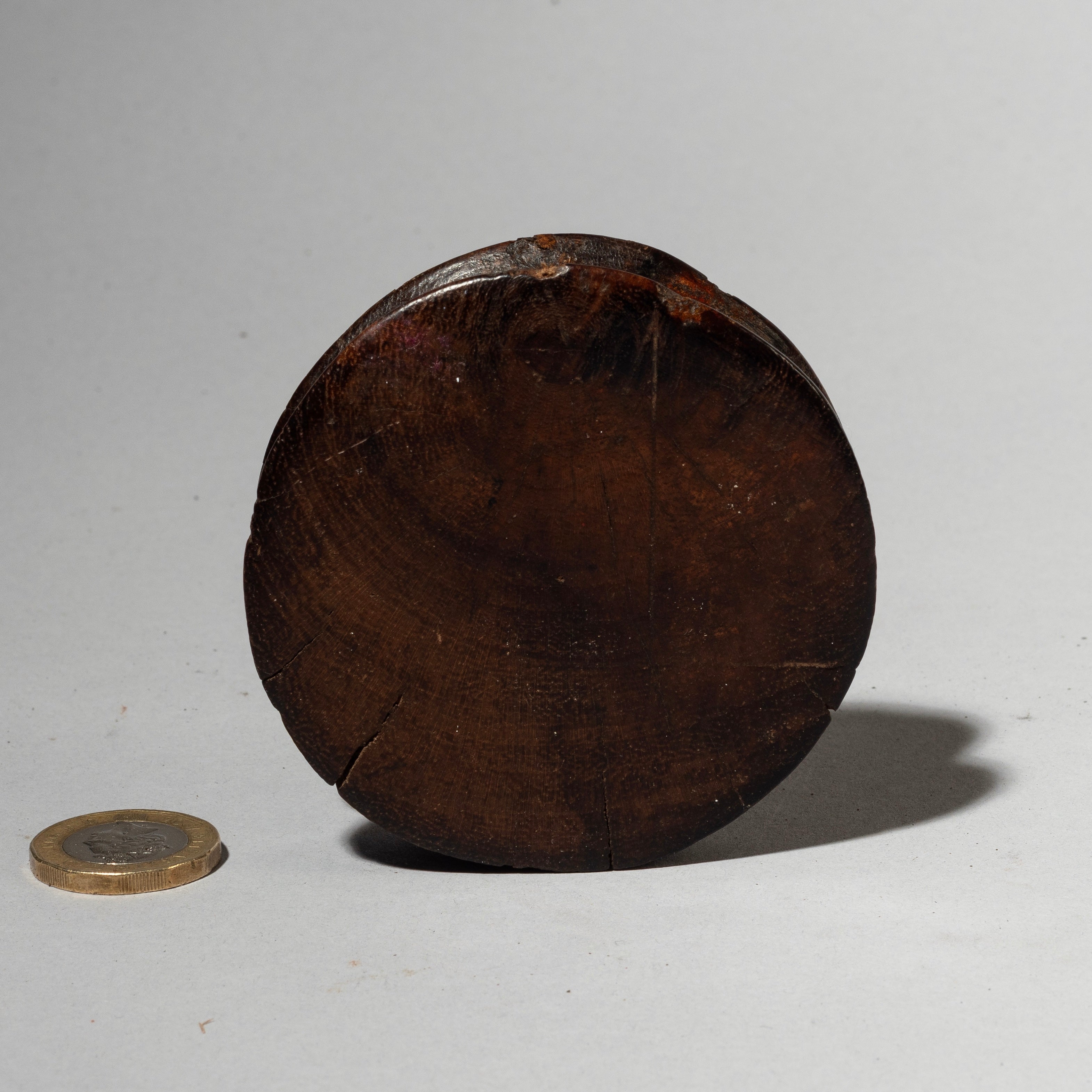 AY SOFT, ENGRAVED WOODEN LIP PLUG FROM THE SURI TRIBE OF ETHIOPIA E.AFRICA ( No 4568 )