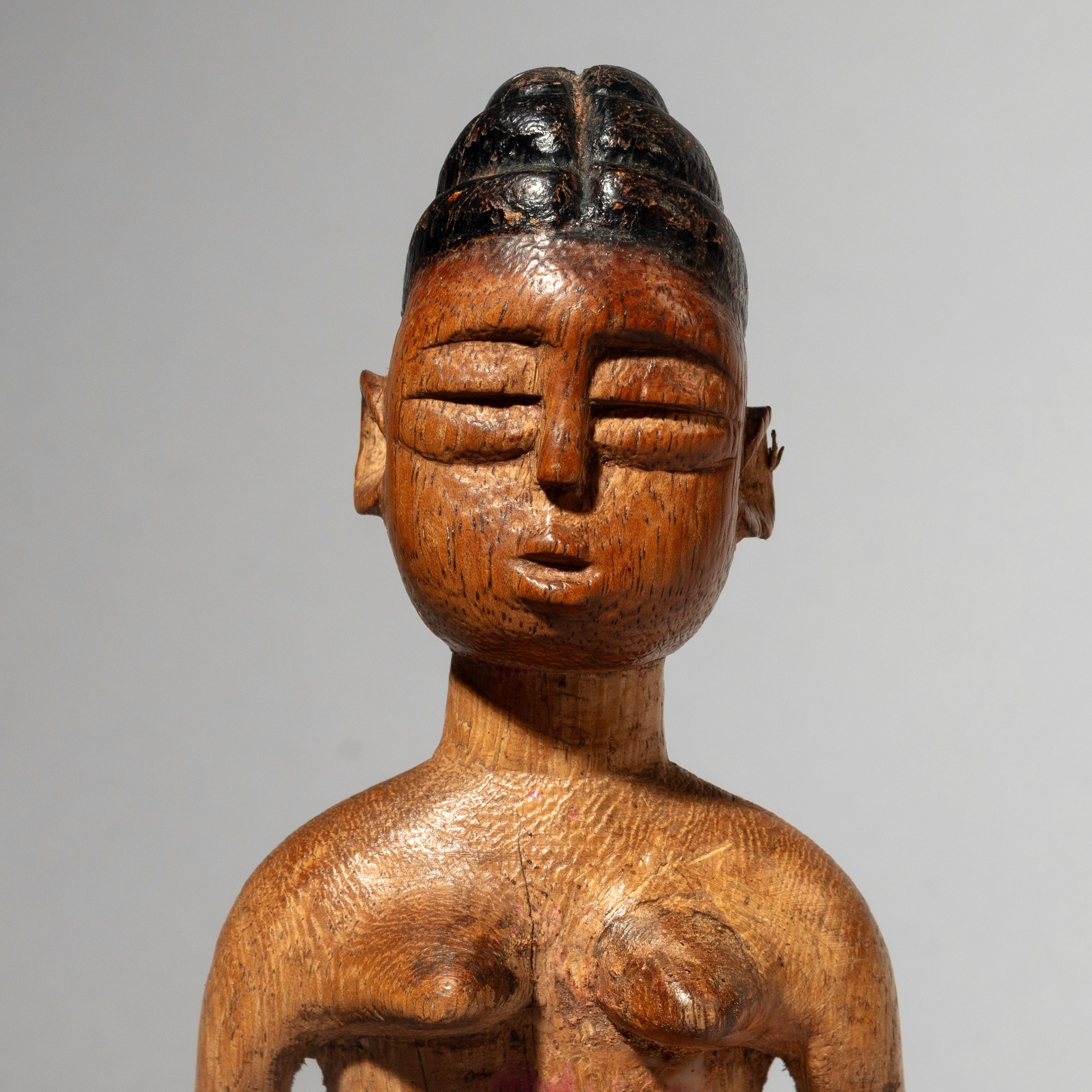 A SWEET  PATINATED EWE TRIBE VENAVI ( No 4562 )