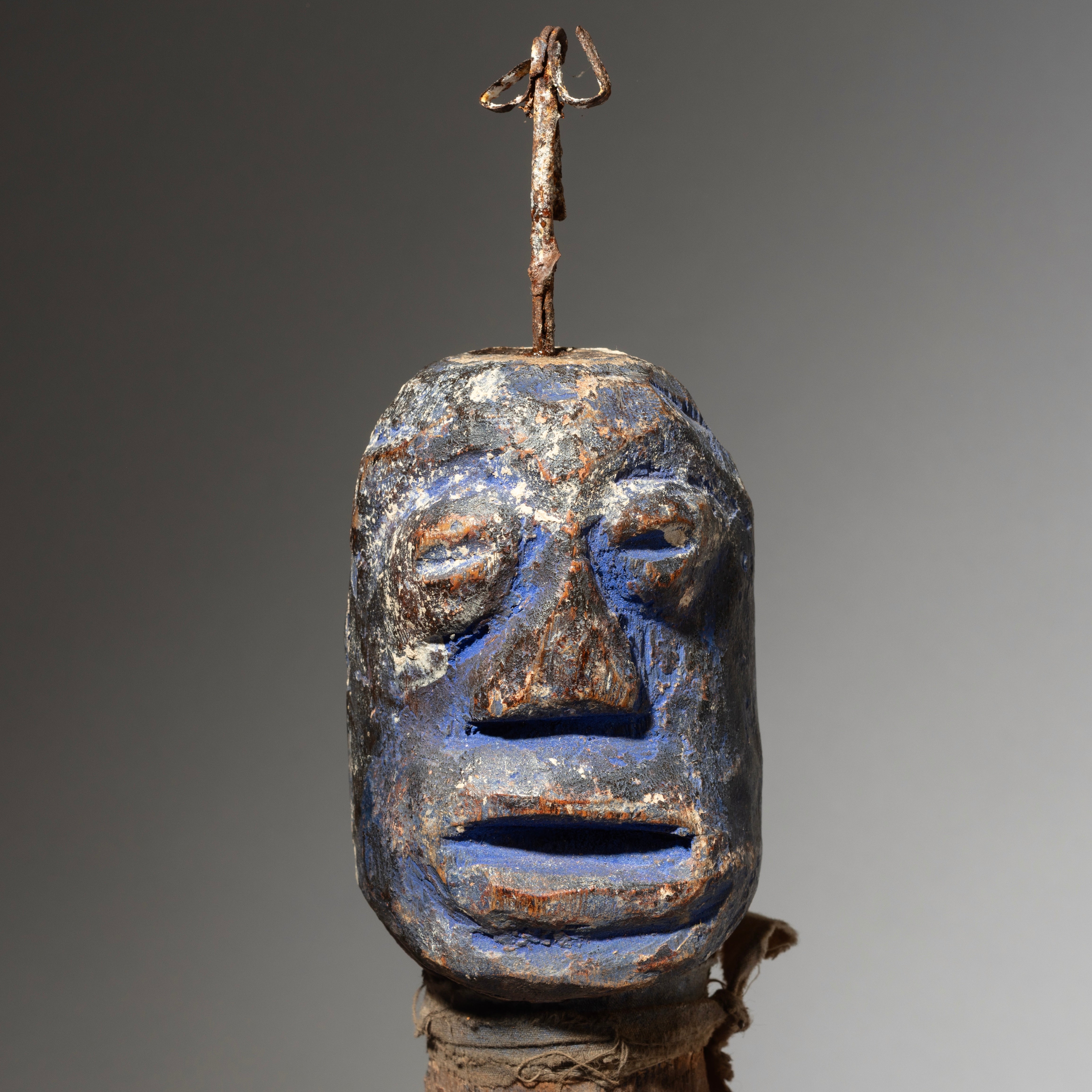 A LARGE IMPOSING BLUE PIGMENT POWER FIGURE, EWE TRIBE OF GHANA ( No 4556)