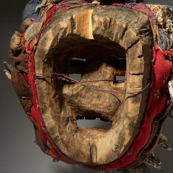 A POTENT GUERRE MASK FROM THE IVORY COAST ( No 4581)