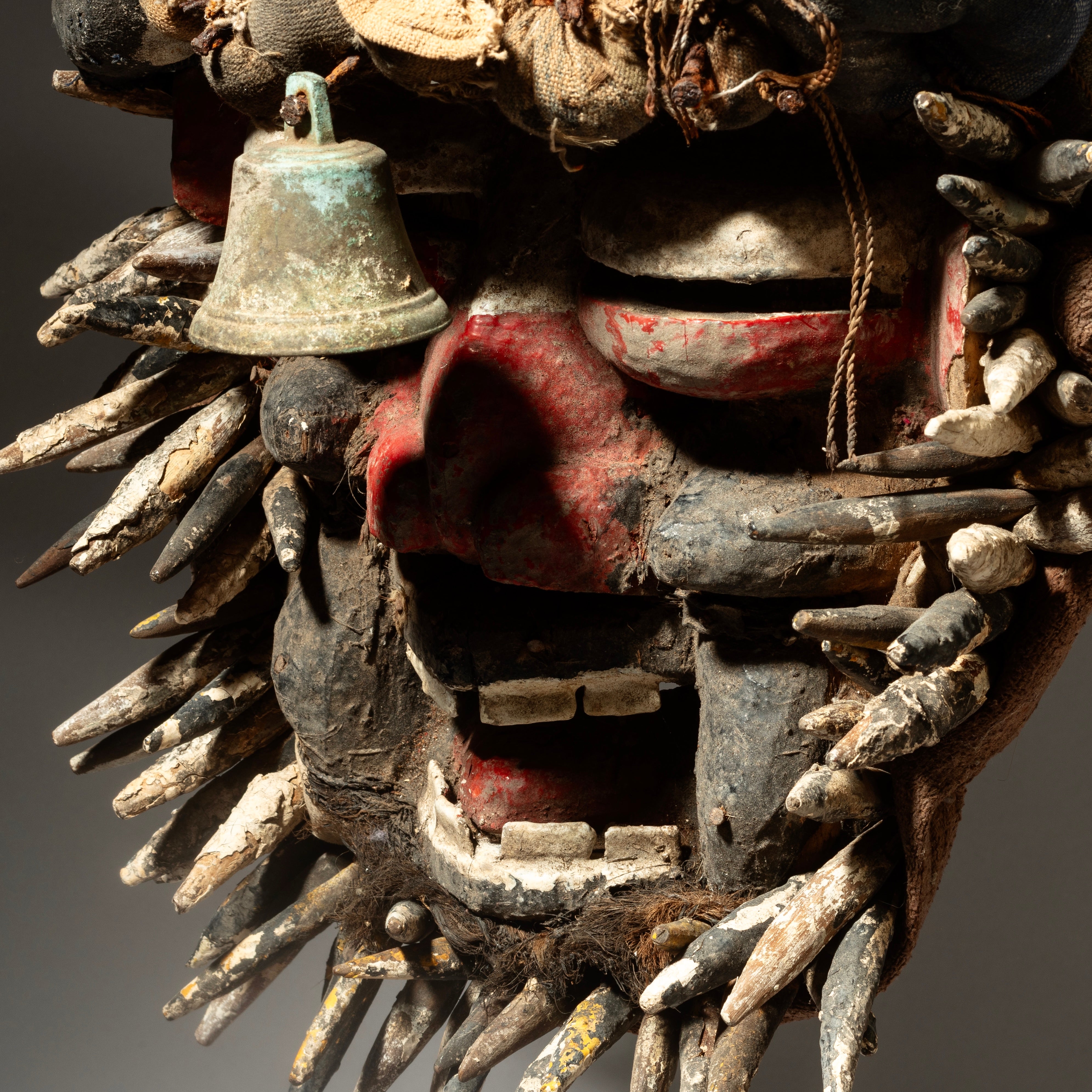 A POTENT GUERRE MASK FROM THE IVORY COAST ( No 4581)