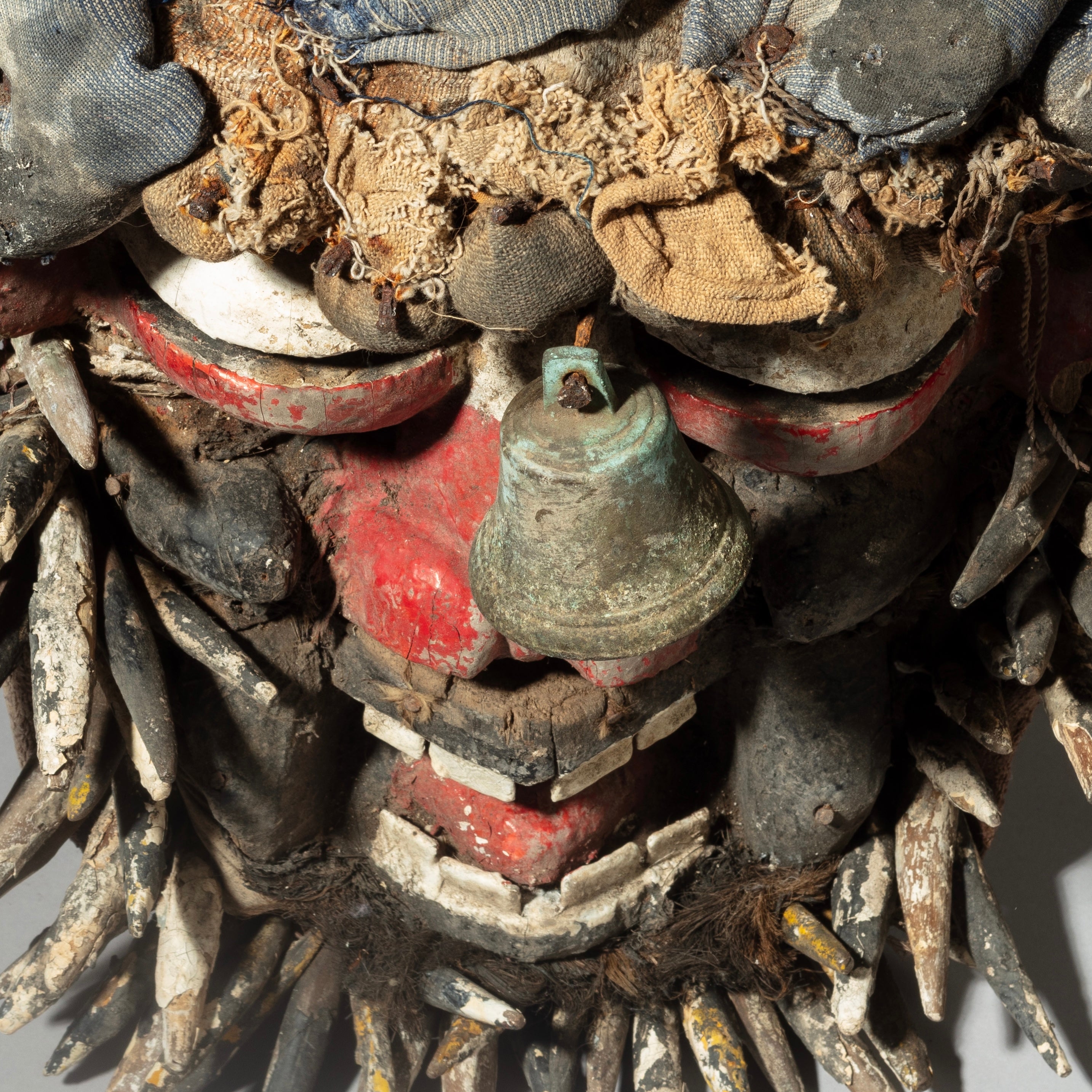 A POTENT GUERRE MASK FROM THE IVORY COAST ( No 4581)