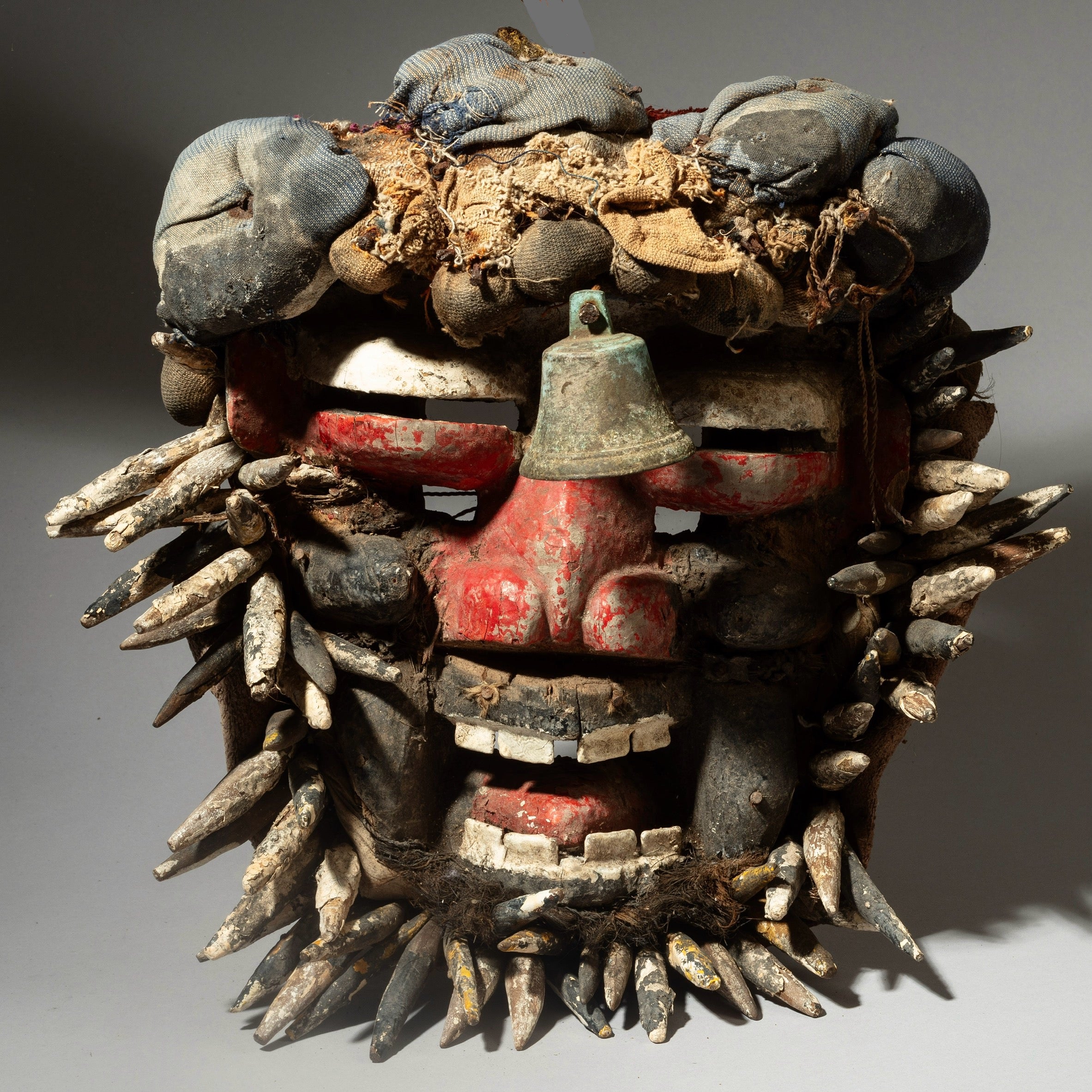 A POTENT GUERRE MASK FROM THE IVORY COAST ( No 4581)