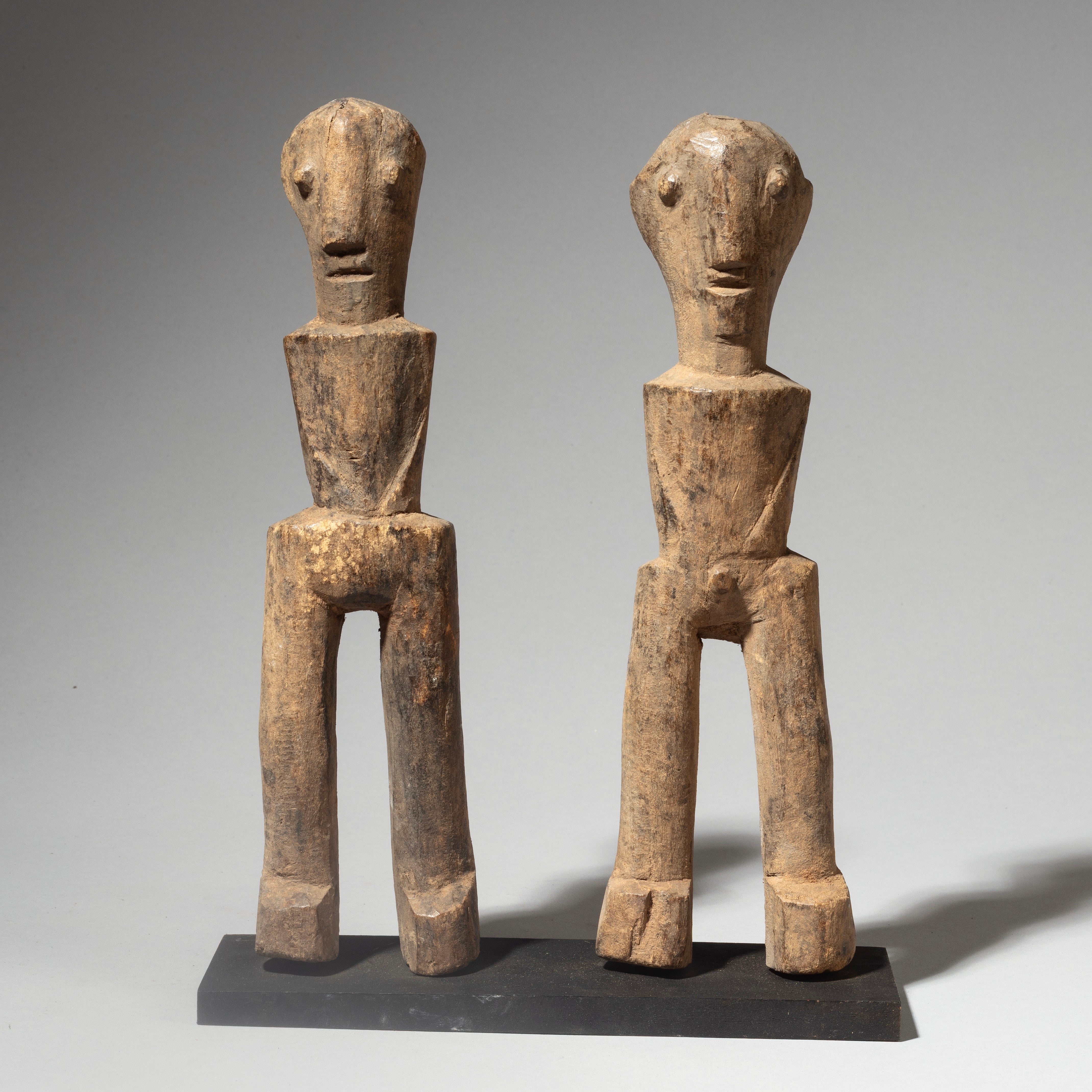 A DIFFERENT PAIR OF LOBI THIL FIGURES FROM THE IVORY ( No 4560)