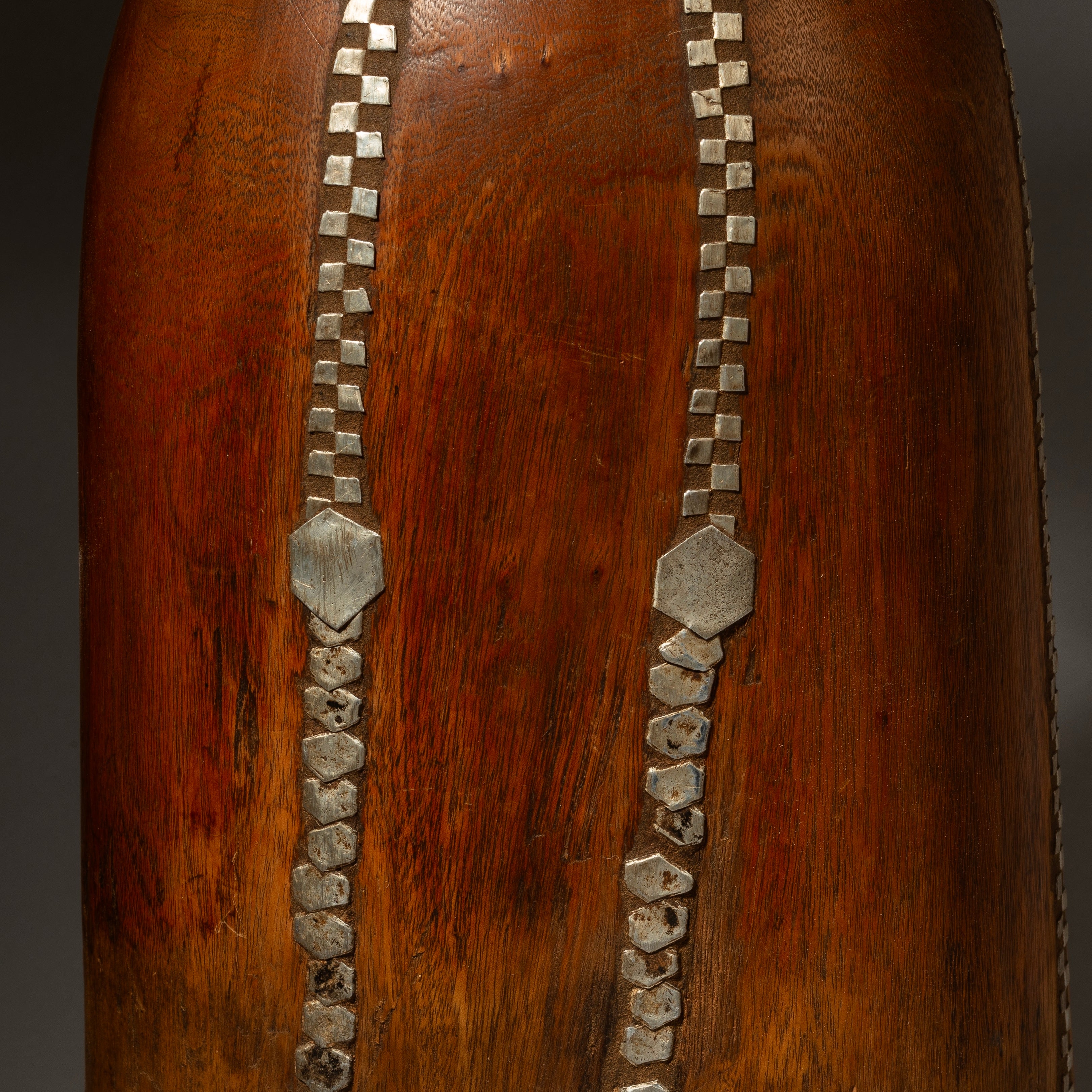 AN INTRICATELY REPAIRED HONEY POT TUTSI TRIBE RWANDA ( No 4553)