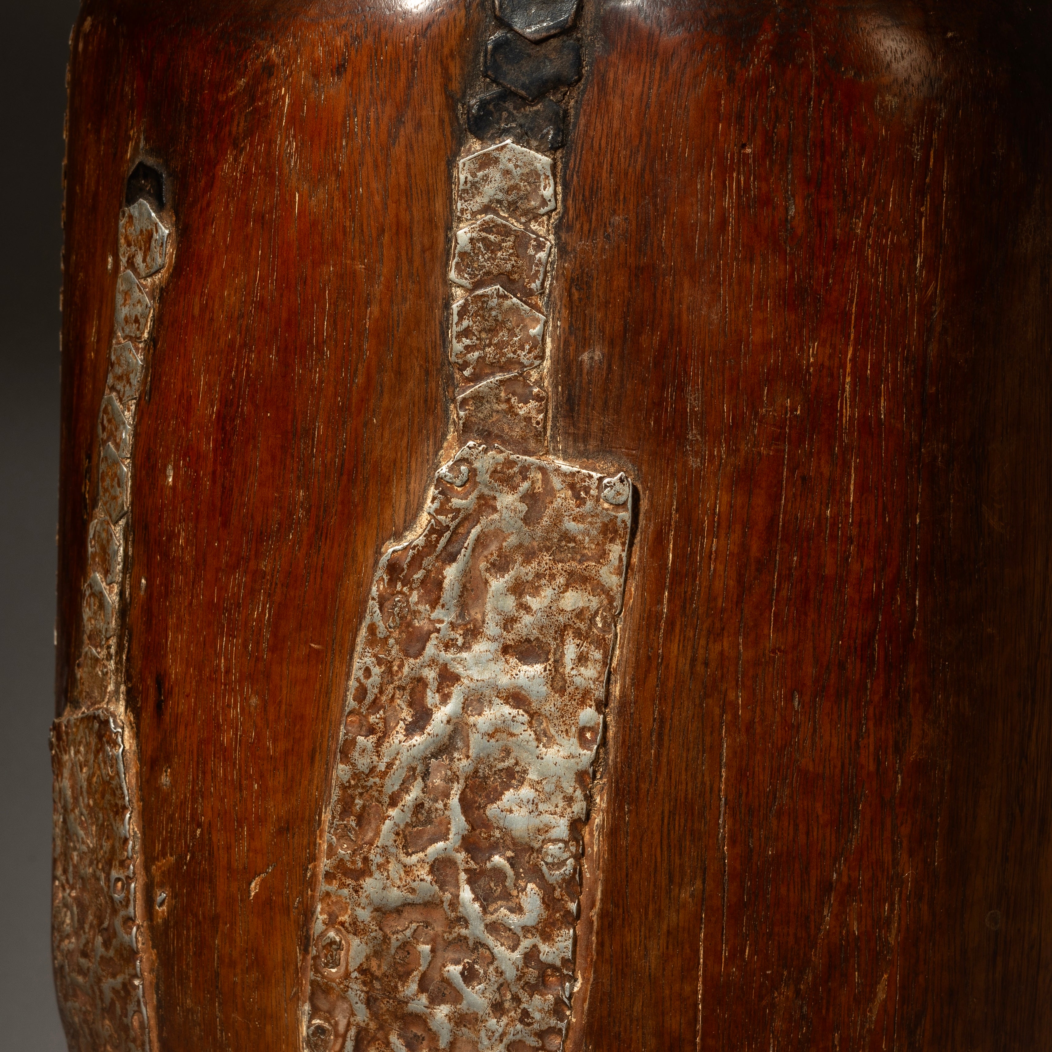 A BIG ROBUST HONEY POT WITH METAL INDIGENOUS REPAIRS FROM THE TUTSI TRIBE OF RWANDA ( No 4554 )