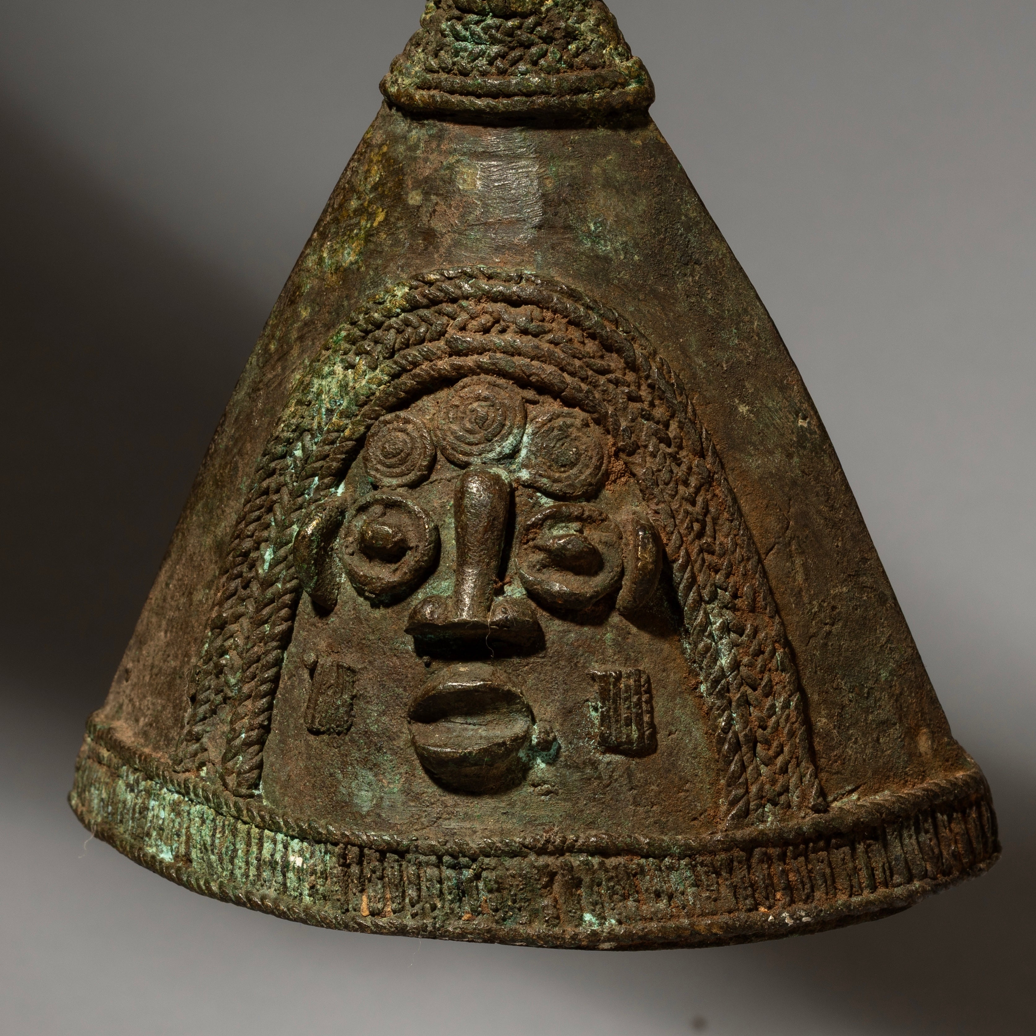 A 19THC REFINED FIGURATIVE DIVINATION BELL FROM YORUBA TRIBE OF NIGERIA( No 4580 )