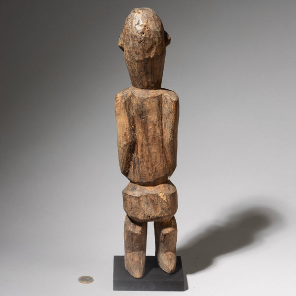 A DIGNIFIED LOBI THIL FIGURE FROM BURKINA FASO     ( No 4561 )