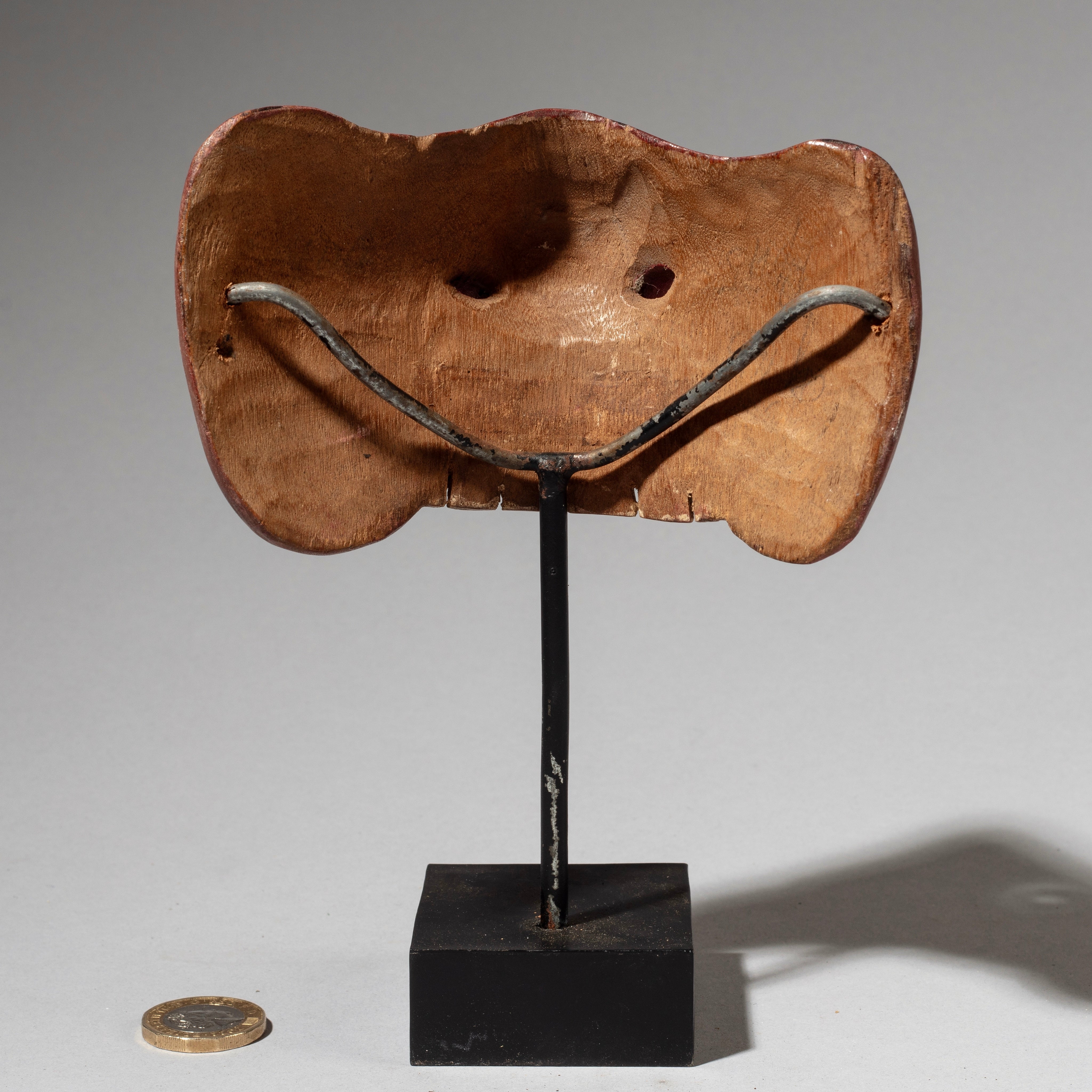 A RARE, MINIMALIST TOPENG MASK FROM JAVA INDONESIA ( No 4638 )