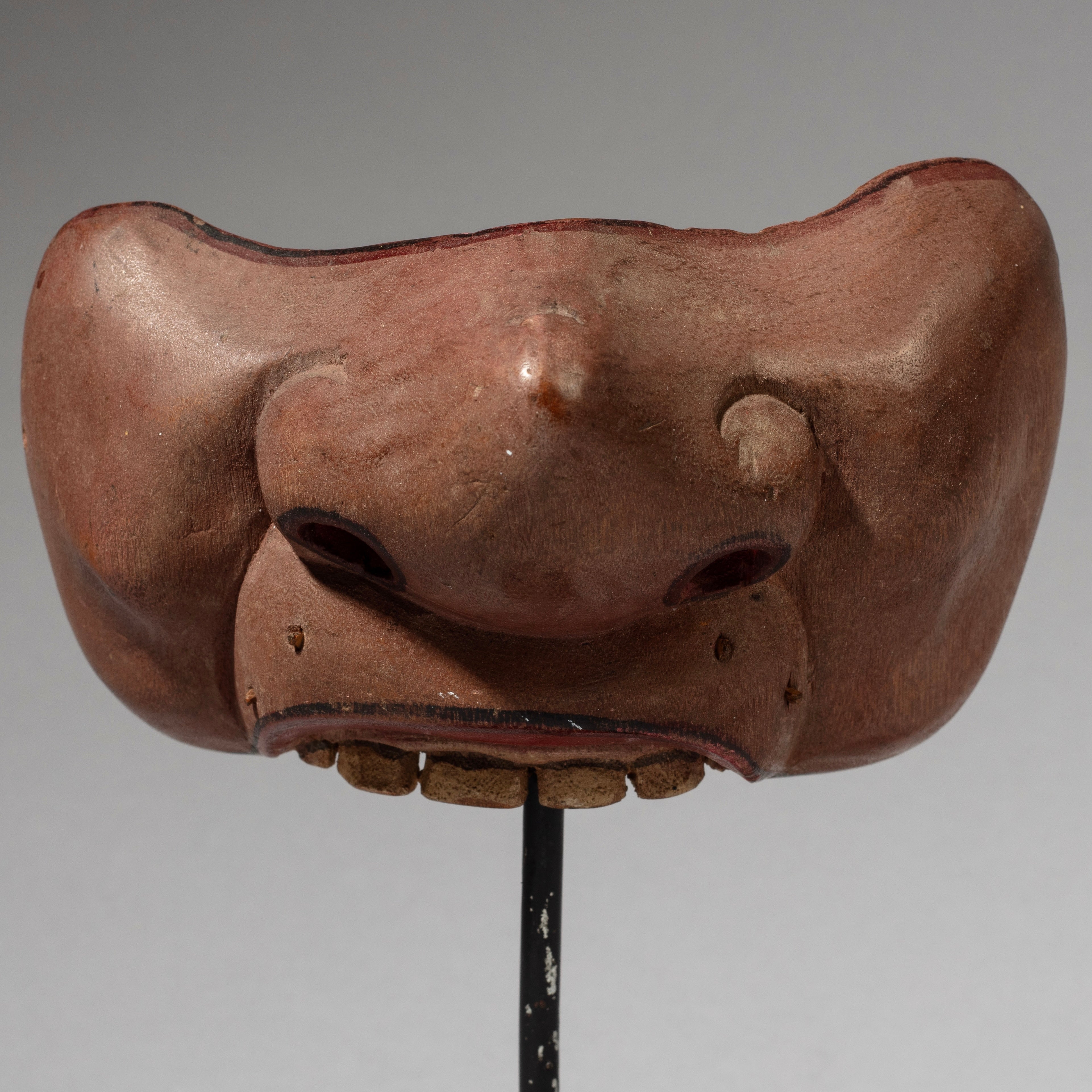 A RARE, MINIMALIST TOPENG MASK FROM JAVA INDONESIA ( No 4638 )