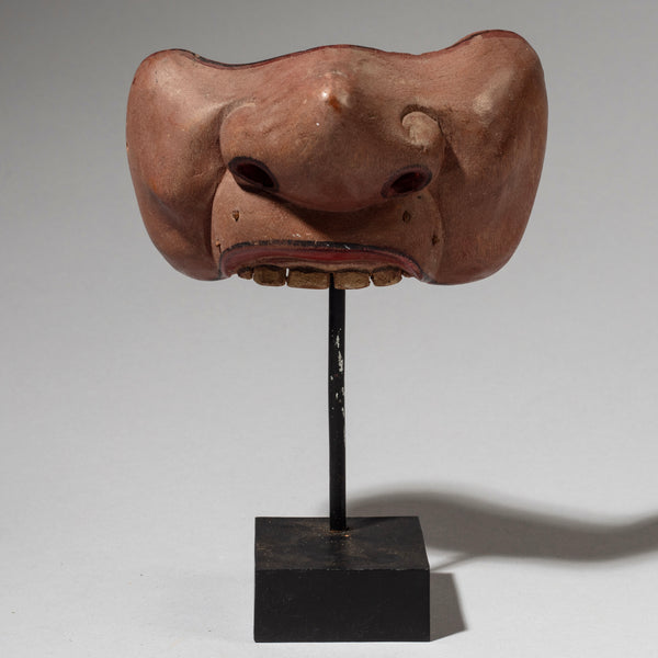 A RARE, MINIMALIST TOPENG MASK FROM JAVA INDONESIA ( No 4638 )