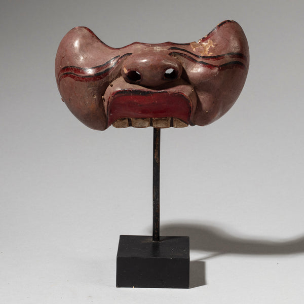 A RARE, HUMEROUS TOPENG MASK FROM JAVA INDONESIA ( No 4639 ).