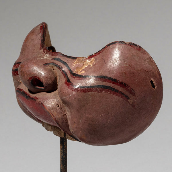 A RARE, HUMEROUS TOPENG MASK FROM JAVA INDONESIA ( No 4639 ).