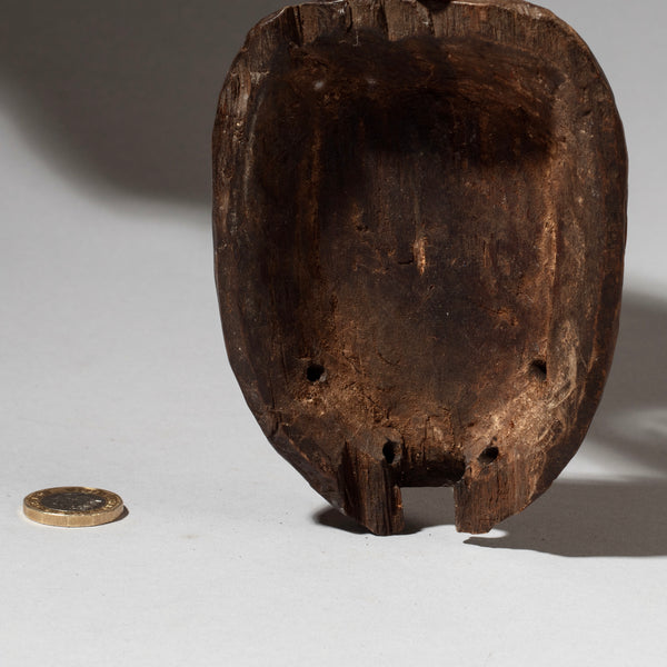 A PRECISE PASSPORT MASK WITH REMNANTS OF PIGMENT , LEGA TRIBE CONGO ( No 4598)