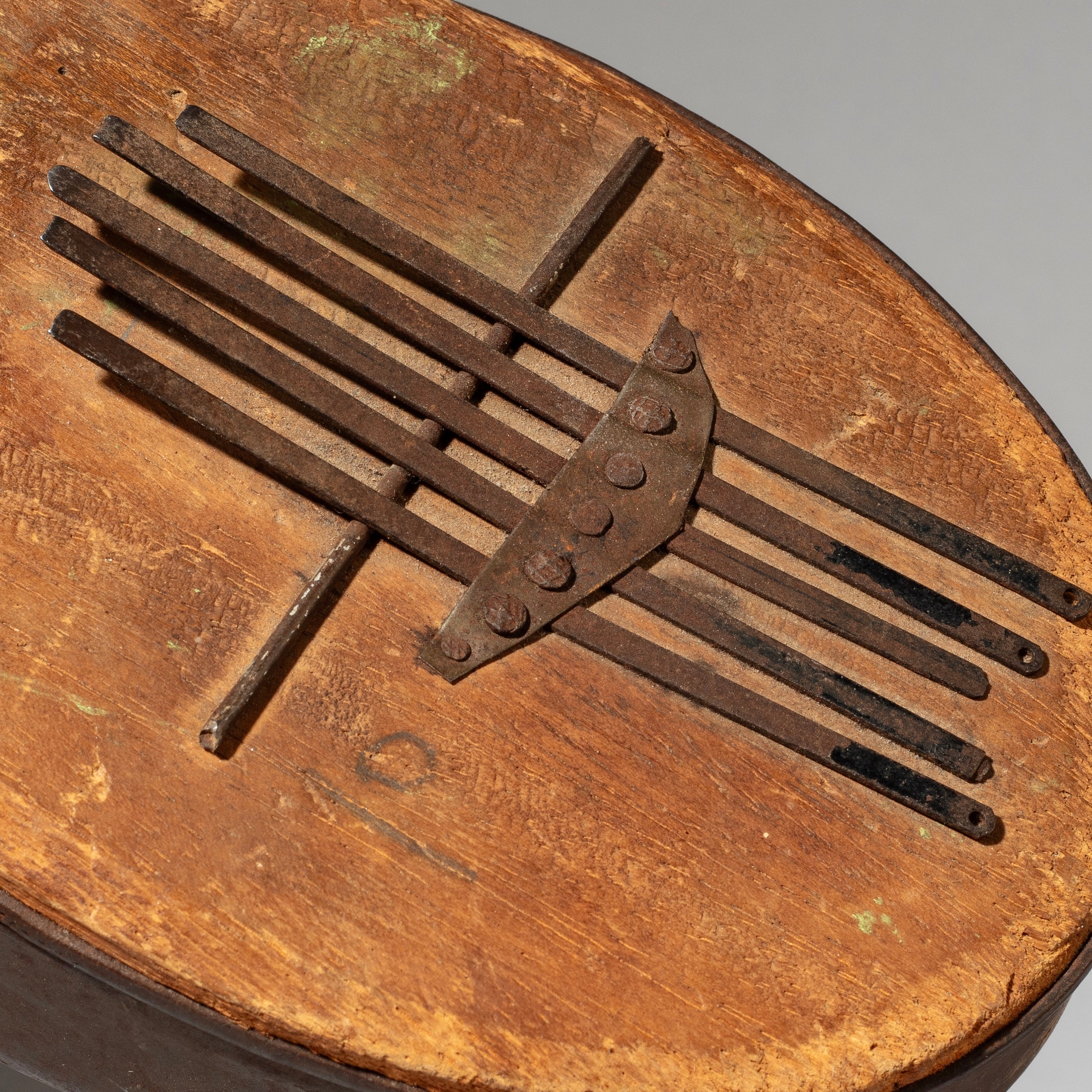 A VINTAGE  THUMB PIANO MADE FROM AN OLD  TIN FROM CONGO , EX Uk COLL ( No 4620 )