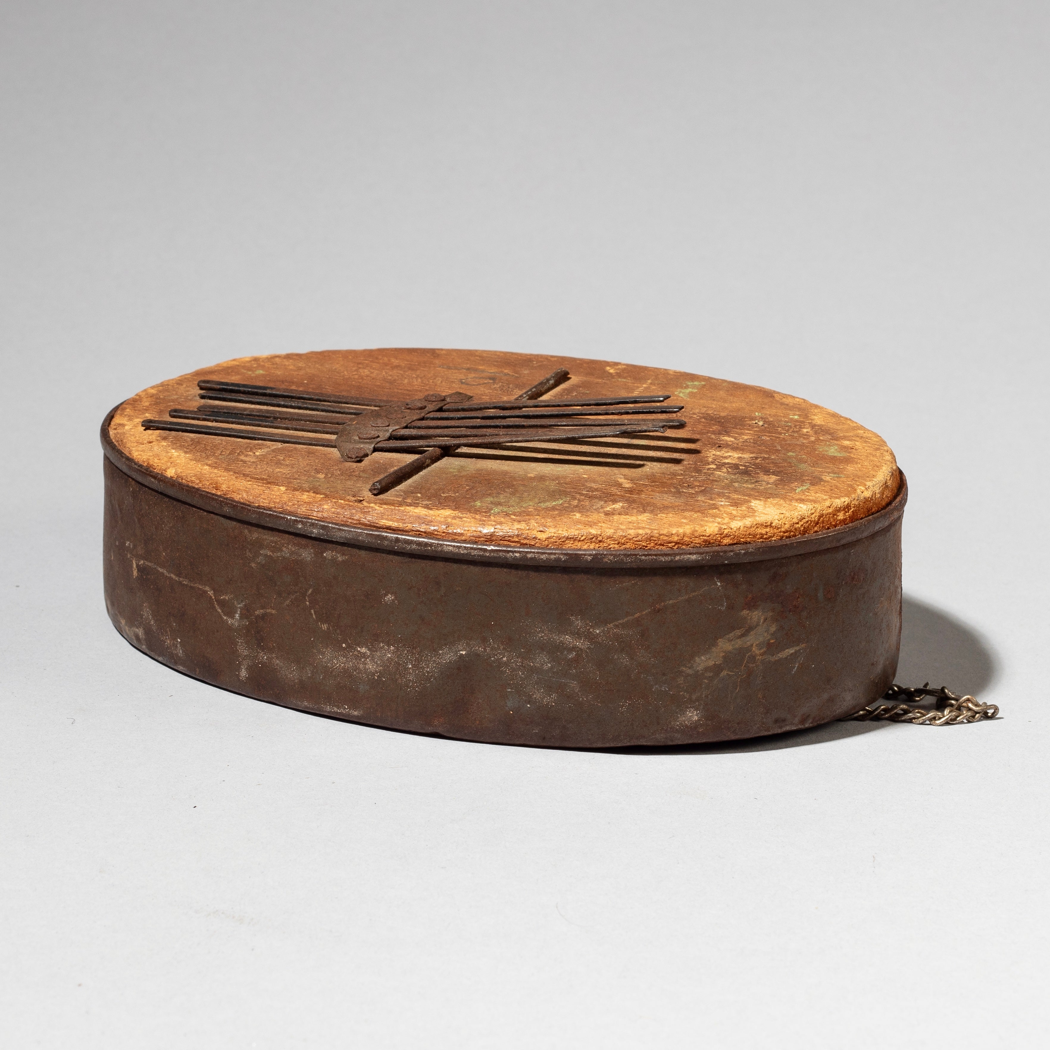 A VINTAGE  THUMB PIANO MADE FROM AN OLD  TIN FROM CONGO , EX Uk COLL ( No 4620 )