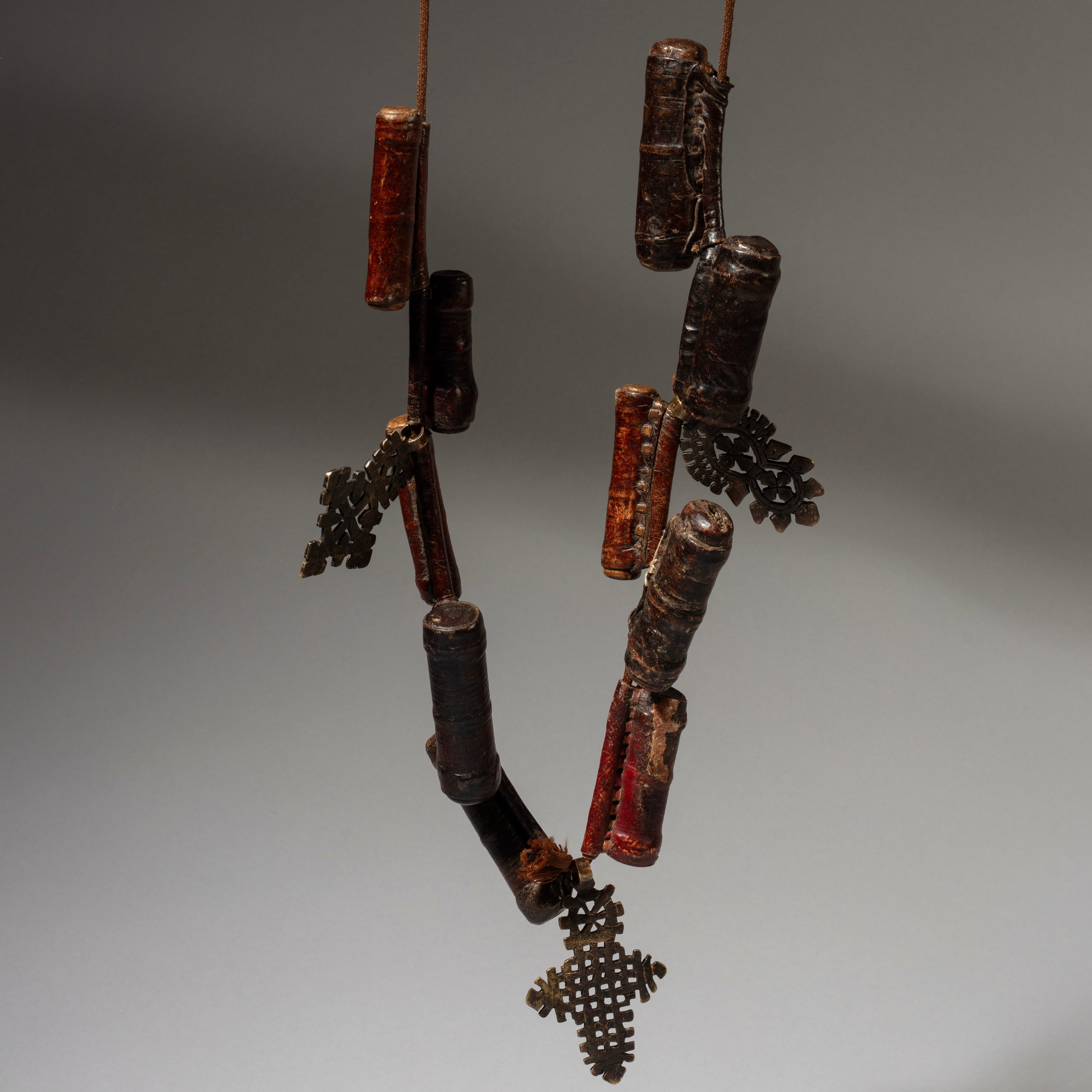 AN INTRIGUING MAGIC KITAB TALSMANIC NECKLACE FROM ETHIOPIA  ( No 4625 )