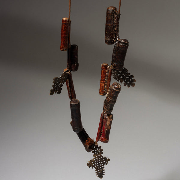 AN INTRIGUING MAGIC KITAB TALSMANIC NECKLACE FROM ETHIOPIA  ( No 4625 )