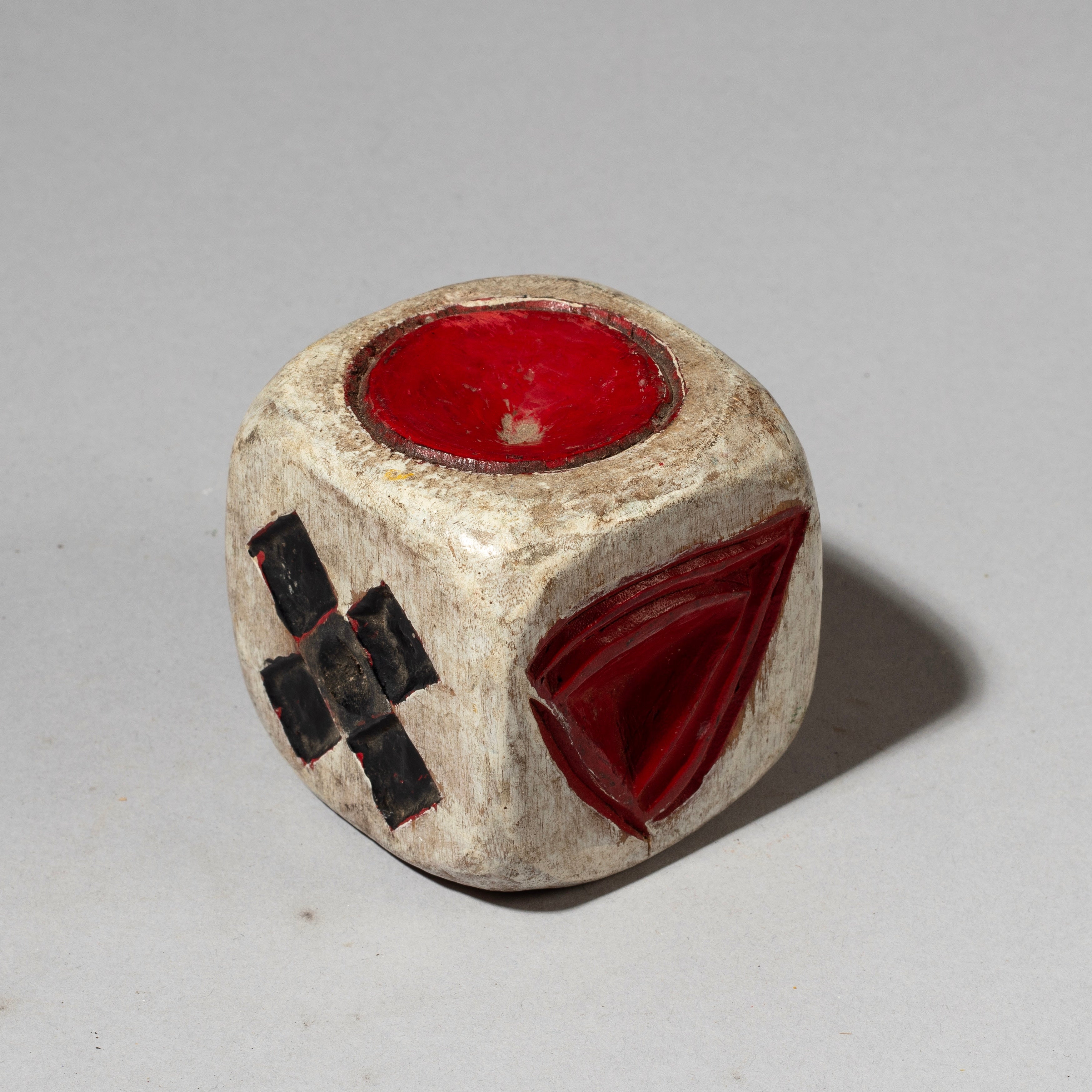 AN EXAGGERATED PICTORIAL DICE, BALI, INDONESIA ( No 4597)