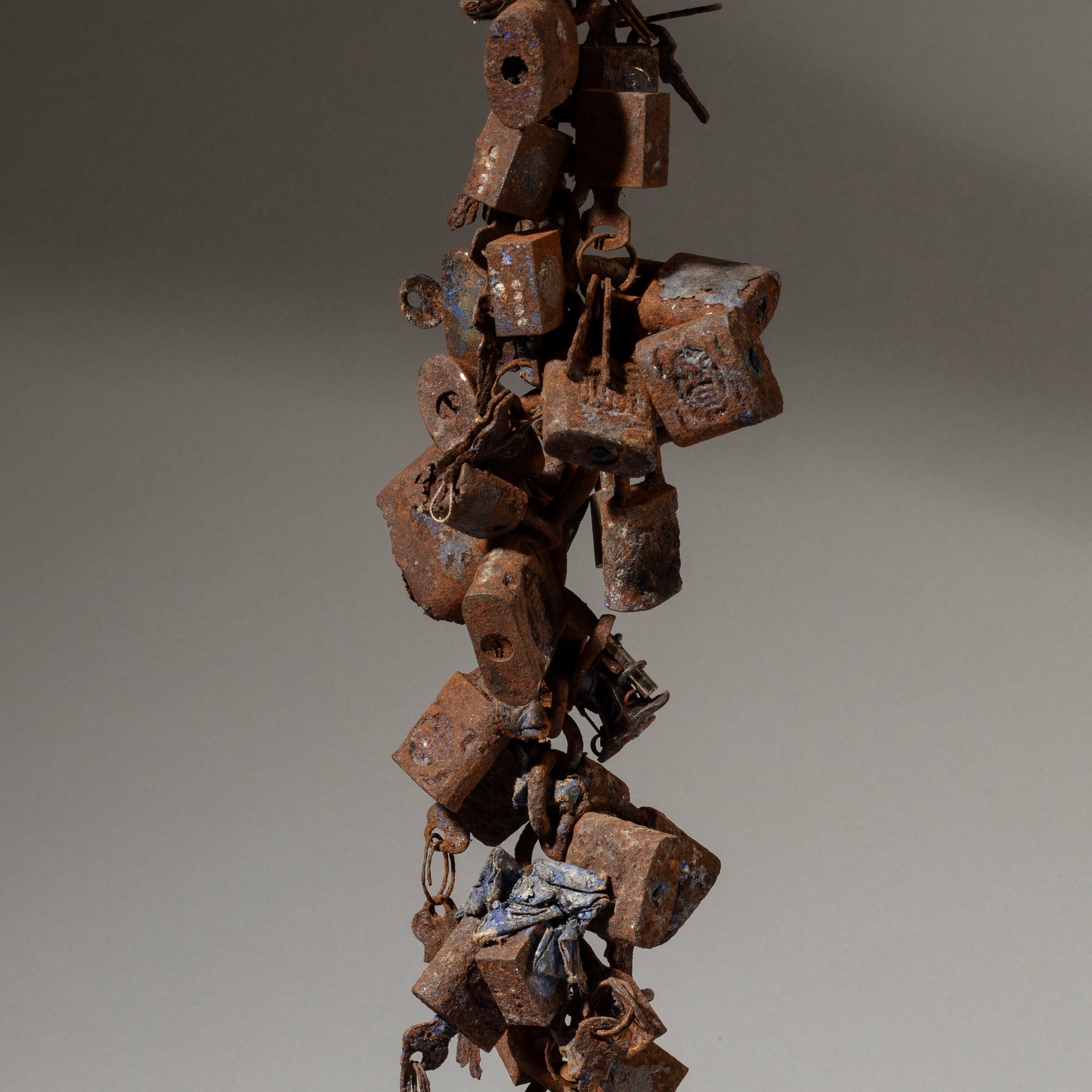 A LARGE MULTI CLUSTER LOCK FETISH FROM EWE OF GHANA W AFRICA ( No 4601 )