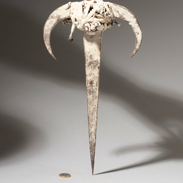 A LARGE KAOLIN ENCRUSTED POWER AXE SYMBOL FROM EWE OF GHANA W AFRICA ( No 4602 )