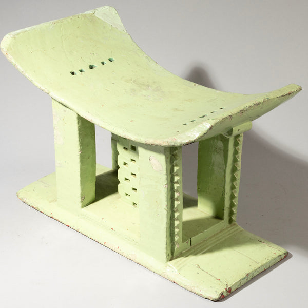 A RARE PRETTY GREEN STOOL FROM EWE TRIBE OF GHANA  ( No 4640)