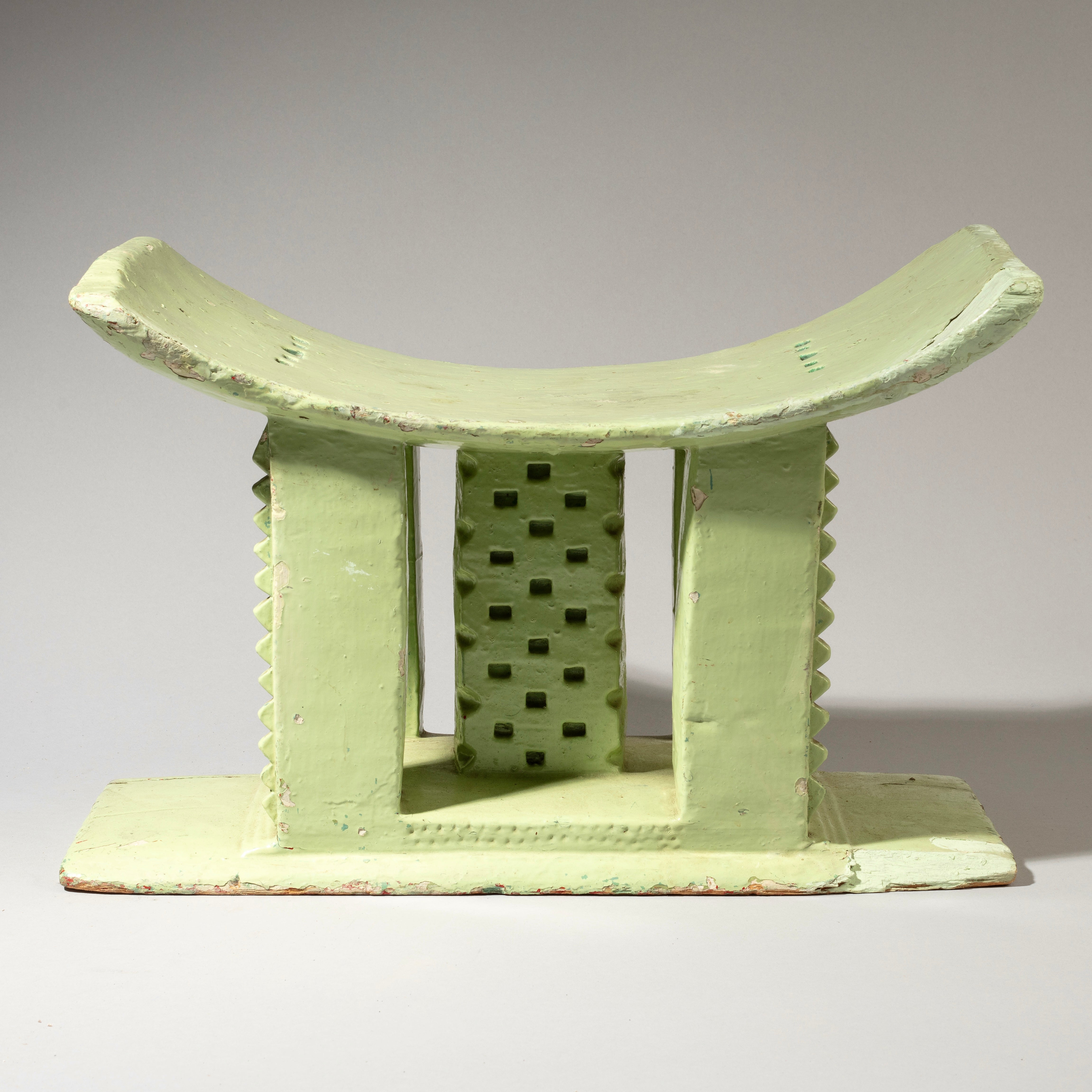 A RARE PRETTY GREEN STOOL FROM EWE TRIBE OF GHANA  ( No 4640)