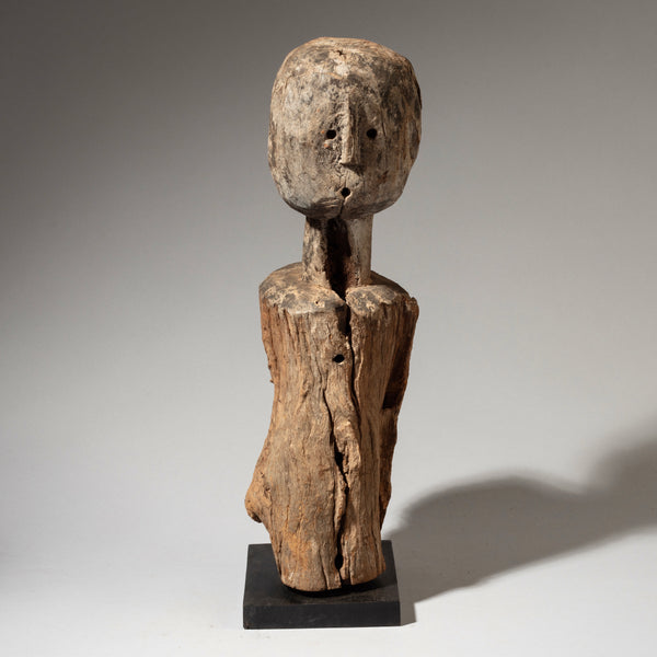 A CHUNKY ALTAR FIGURE FROM THE FON  TRIBE OF BENIN  ( No 4643 )