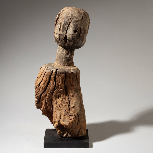 A CHUNKY ALTAR FIGURE FROM THE FON  TRIBE OF BENIN  ( No 4643 )