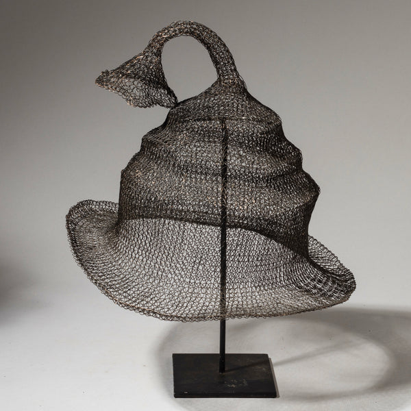 A BLACK HAT, SUMBA, INDONESIA ( No 4624 )