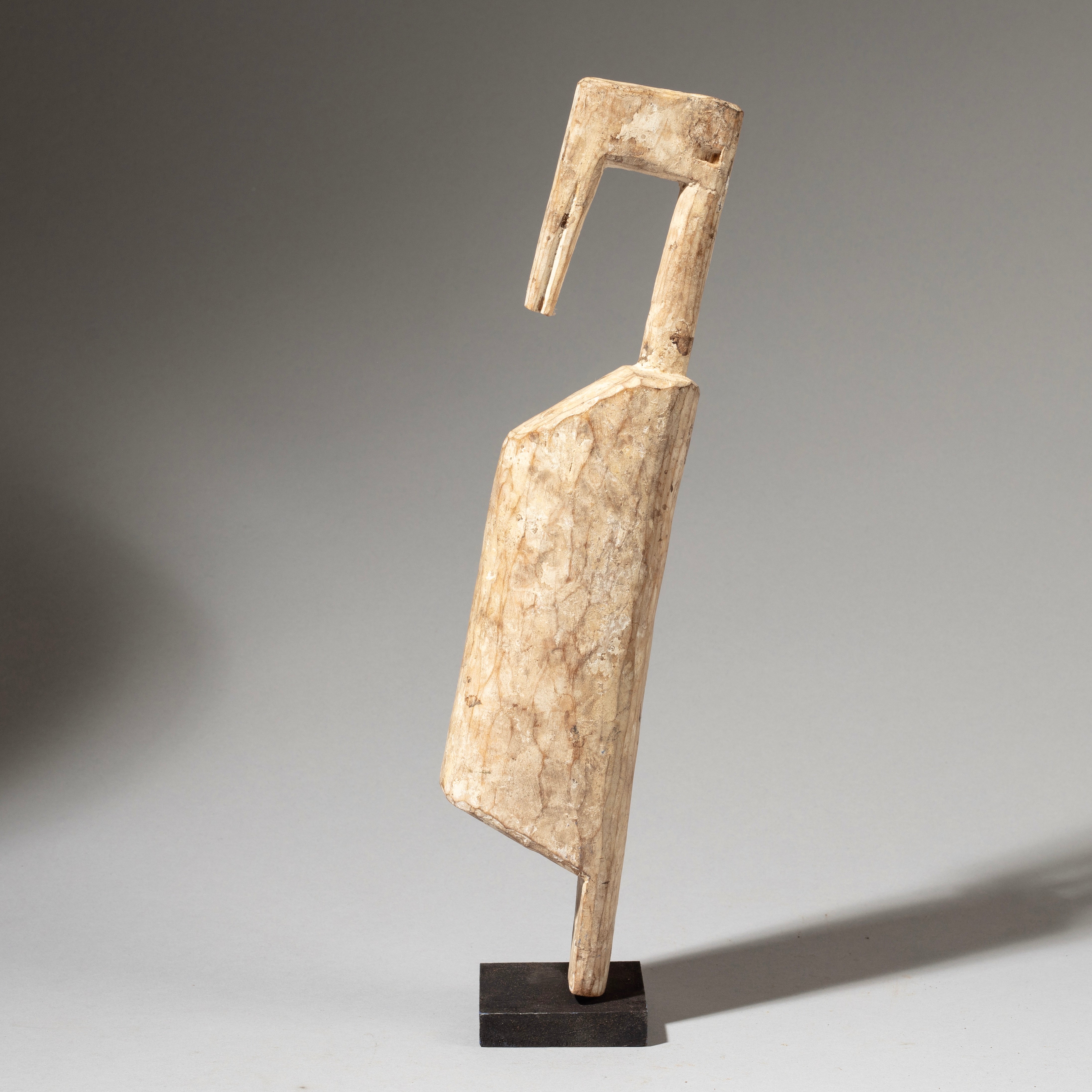A PRETTY HORN BILL NATURE SPIRIT FROM THE ADAN TRIBE OF GHANA W AFRICA ( No 4660 )